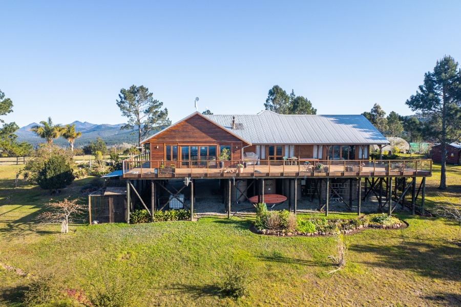 8 Bedroom Property for Sale in Plettenberg Bay Rural Western Cape